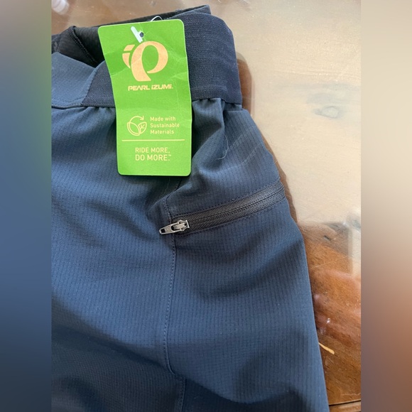 Pearl iZumi biking shorts (brand new size 2) - Picture 2 of 4